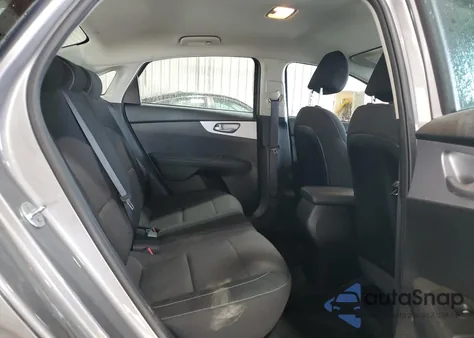 2023 Kia Forte Lx z USA, uszkodzony, nr VIN 3KPF24AD4PE570033